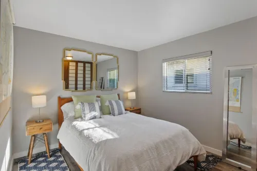 Modern TOP FLOOR Condo w/ Park View + King Bed