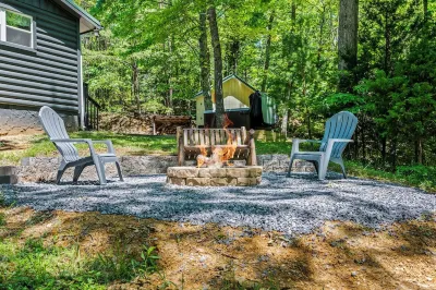 Secluded Mtn Retreat with Hot Tub, Firepit, Location! Hotels near Cove Mountain Fire Tower