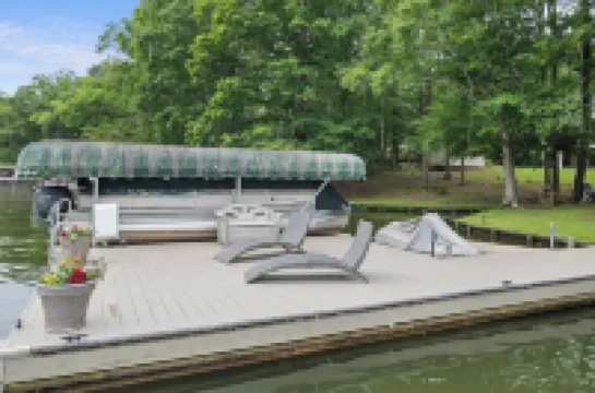 Beautiful Updated Lake House w/ private deep water dock