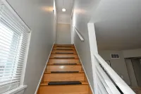 Scenic Hiking in Cuyahoga Valley National Park! 3Br House, Central Air & Laundry