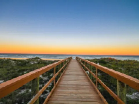 Direct Oceanfront Condo and Drive on the Beach Access!! 克雷森特海灘酒店