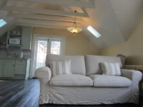 Historic 1887 Carriage House Located On Landmark Property