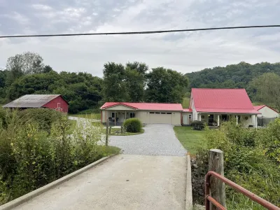Love's Touch at R Applegate Family Farm Hotels near Knob Creek Gun Range