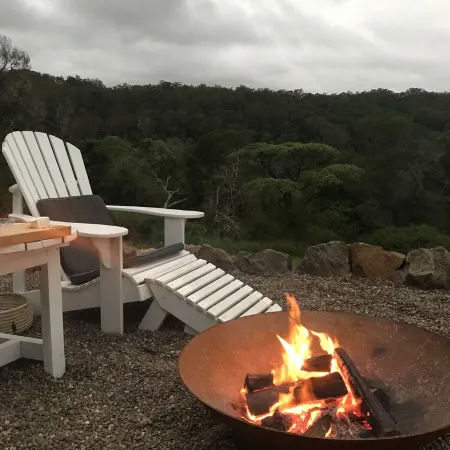 Eco-luxe studio and amazing Glasshouse Mountains views.