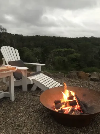 Eco-luxe studio and amazing Glasshouse Mountains views.