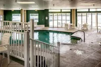 9108 Towers! Quiet! Elevators, indoor pool. Oct-May Travel Nurses welcome!!