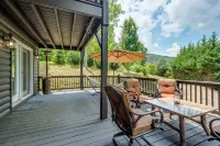 Spacious Mountain Cabin w/Beautiful View!! 3 King Beds & Spa!