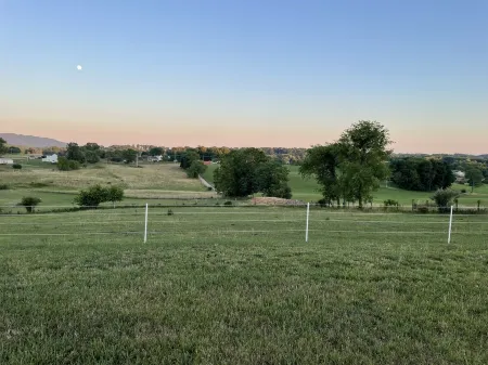 Early check in for Thursday night games! Discount available for repeat bookings! Отели рядом с достопримечательностью «Virginia Tech College of Liberal Arts and Human Sciences»