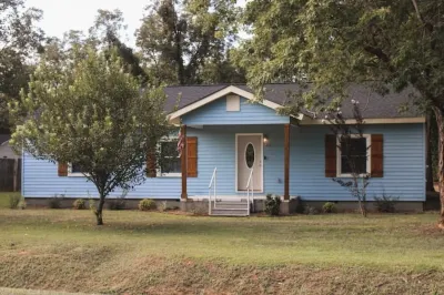 Cozy & Private home w/ in-ground pool 웰스턴 공원 주변 호텔