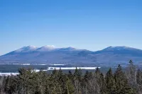 Wilderness Retreat 3-bedroom cabin in Eustis, Maine