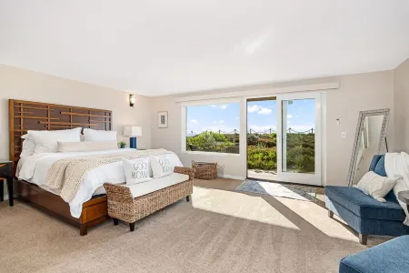 Live the Dream in Solana Beach with Ocean Views & a Short Stroll to the Beach Отели в г. Солана Бич