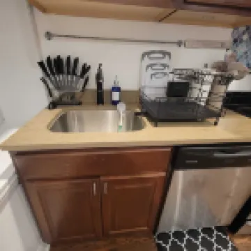 Cozy 2-bedroom apartment in welcoming Chicago in the Wicker Park area