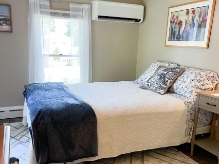 2BED GUESTHOUSE WITH PRIVATE BEACH ACCESS