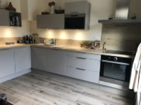 Quiet house with enclosed garden and terrace 5 minutes from the beach!