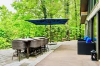 Private-5Bedrm/4King Beds, Hottub, Sauna, Game Rm, Office, 3 Pools!