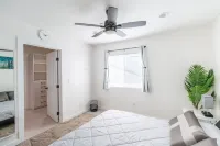 Residential home with Yard Perfect for Monthly Stays