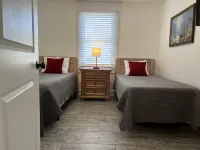 C2 Perfect location in historic city center, near beaches, patio, free parking!