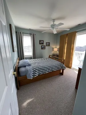 SunnyBoy Beach House, a few steps to everything at the shore!