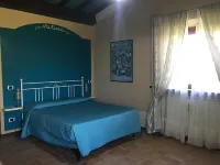 NATURE - cottage with garden, shared pool, private veranda