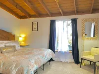 Perfect Summer backyard, Steps to Beach, Bikes, boogie-board, bunk beds, Grill - 2-Sterne