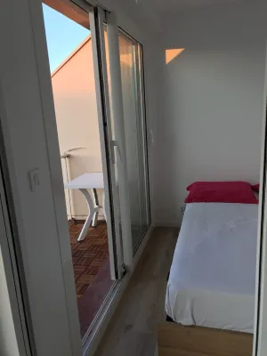 Apt Entièrement Rénové a Proximité et vue mer
