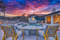 25% off 7-nights! Epic Pool /spa!  12 Joshua Trees🌵3 King beds/1 Queen  Hiking!