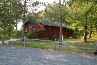Woodland Trails Cabin on 130 acres with wildlife and miles of private trails