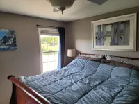 Great home to unwind 15 minutes from Champaign Urbana and University of Illinois