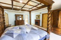 Pocono Escape with huge Pool HOT TUB,GAMEROOM,FIREPIT,near Camelback & Kalahari Hotels in 