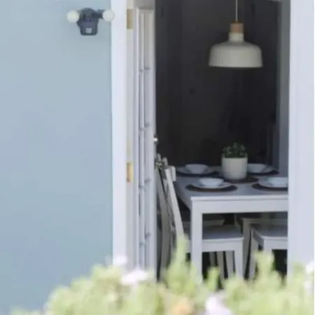 Charming 2-bedroom home in quiet neighborhood