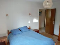 Grand Appartement Rez-de-chaussee Avec Jardin Hotels near Pont d'Asfeld