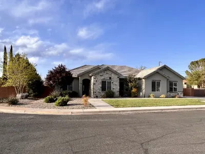 Entire Home with TESLA Charger & RV Parking
