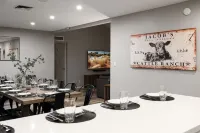 Your Home Away from Home: Pool, Games, Hot Tub, Mini-Golf, BBQ, Luxury Home