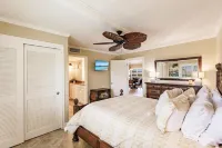 Beautiful Waterfront Vacation Private Condo 4th floor. Views and Amenities.