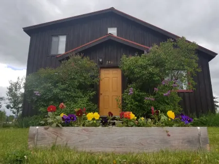 Unique and Spacious Artist's House 5 blocks from Main Street Отели в г. Дригс