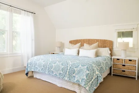 The Surf Shack BHI; 2BR beach cottage on East Beach!