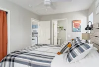 Adorable Guesthouse off of Lake Hollingsworth Hotels near Publix Liquors at Oakbridge Centre