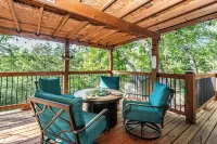 Secluded cabin close to Eureka Springs and Table Rock Lake