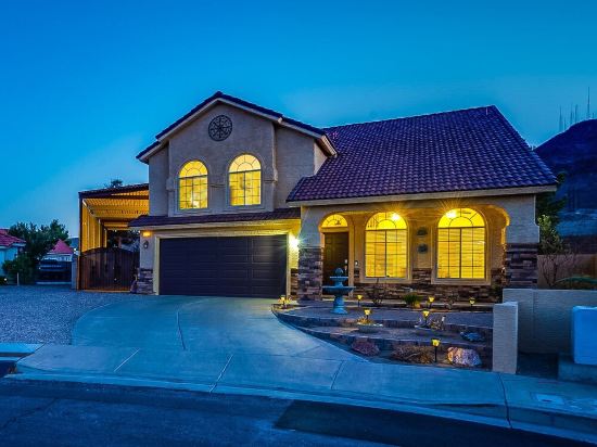 Upscale 4 BR Home with RV parking