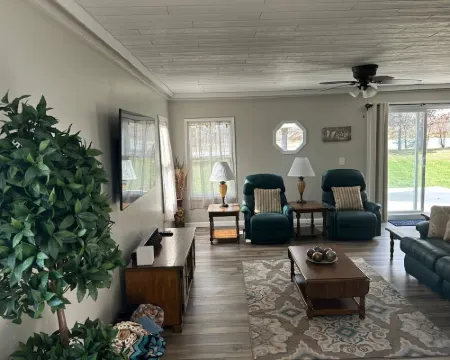 A Cosy Family Retreat In Nature, Or Perfect Romantic Getaway for Two! Hotels in Auglaize County