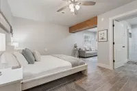 Bella's Vista - Hound Dog Haven