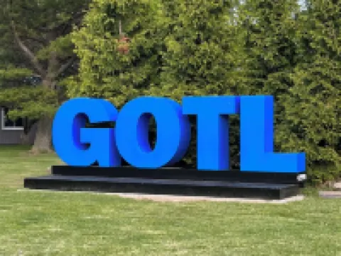 Lake Life 1BD at heart of GOTL. Bright & Airy and right off the strip. 杰尼瓦酒店