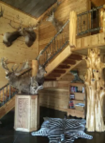 Rustic Lodge for 14 near Current River on private 35 acres