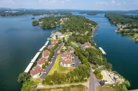 Spectacular 180º Lake View Condo on Lake Hamilton!