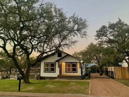 Cozy Cottage in delightful Johnson City, Texas