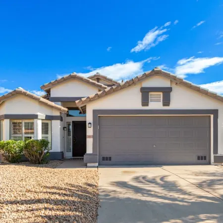 Gilbert Oasis ~ 5-Star Luxury Remodel! EV Charger, Putting Green & Single Story
