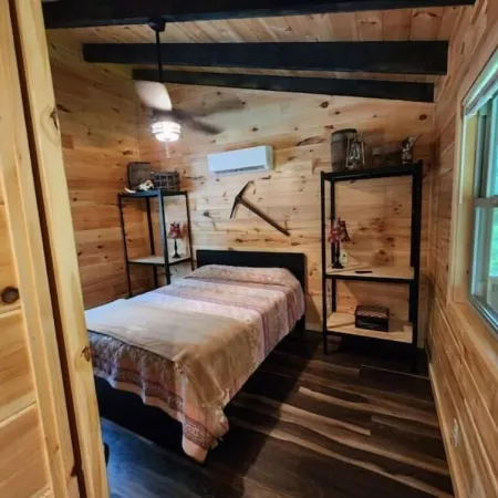 Gold Rush Cabin- Red River Gorge