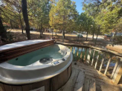 3 Crosslake ROMANTIC Log Cabin in the woods. Hot Tub & Wood Burning Fire Place.