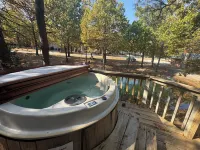 3 Crosslake ROMANTIC Log Cabin in the woods. Hot Tub & Wood Burning Fire Place.