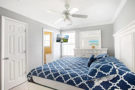 Pirates Cove & Mermaids Haven: Duplex sleeps 32! Отели рядом с достопримечательностью «TPC Myrtle Beach»